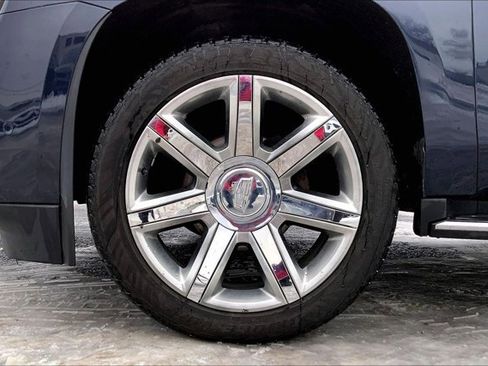 Used 2019 Cadillac Escalade ESV Luxury image 8