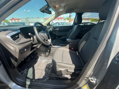 Used 2025 Buick Encore GX Preferred AWD/4WD image 24