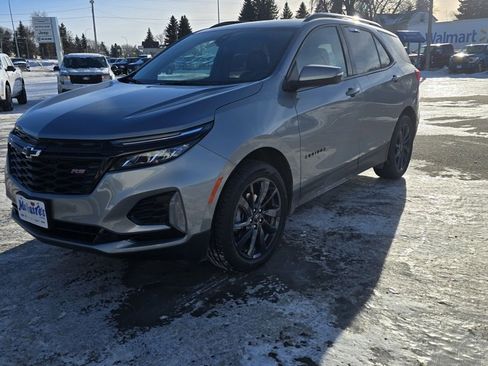 Used 2024 Chevrolet Equinox RS image 2