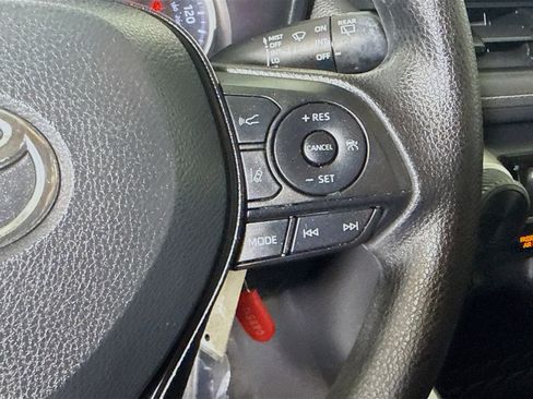 Used 2020 Toyota RAV4 LE image 15