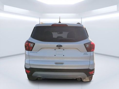 Used 2019 Ford Escape SEL image 4