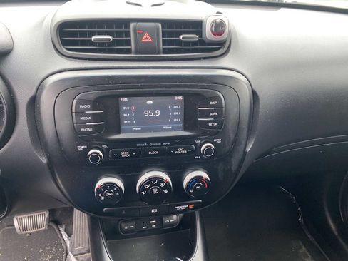 Used 2016 Kia Soul + image 21