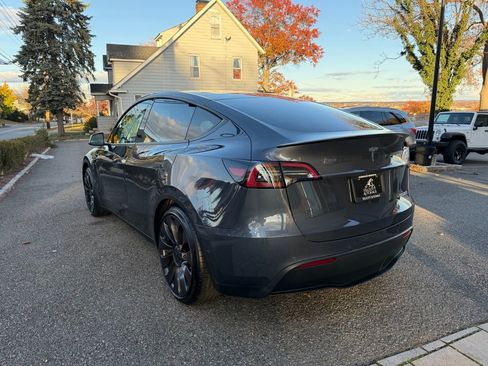Used 2022 Tesla Model Y Performance image 5