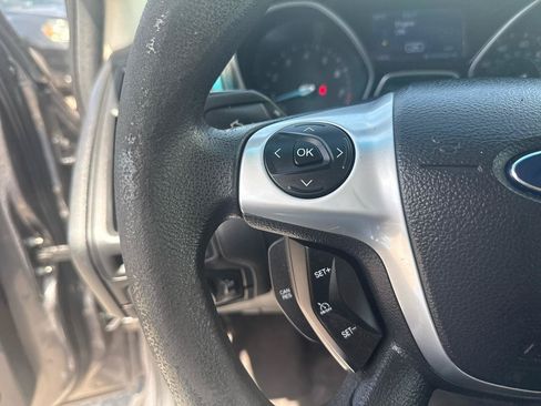 Used 2014 Ford Focus SE FWD image 16