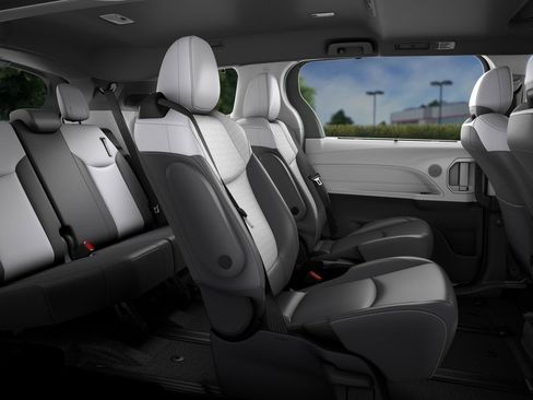 New 2026 Toyota Sienna XSE image 21