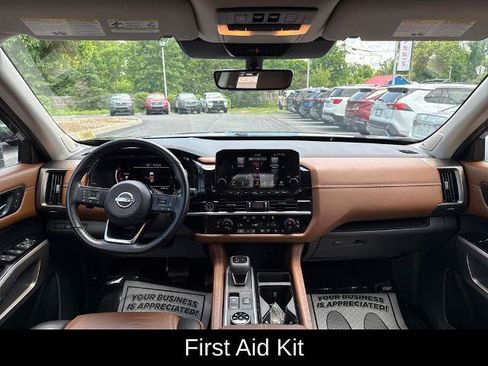 Certified 2023 Nissan Pathfinder Platinum AWD/4WD image 20