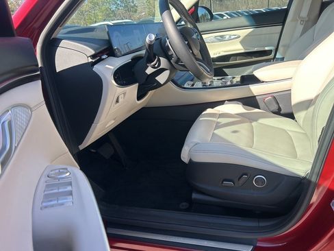 Used 2026 Genesis GV70 2.5T image 9