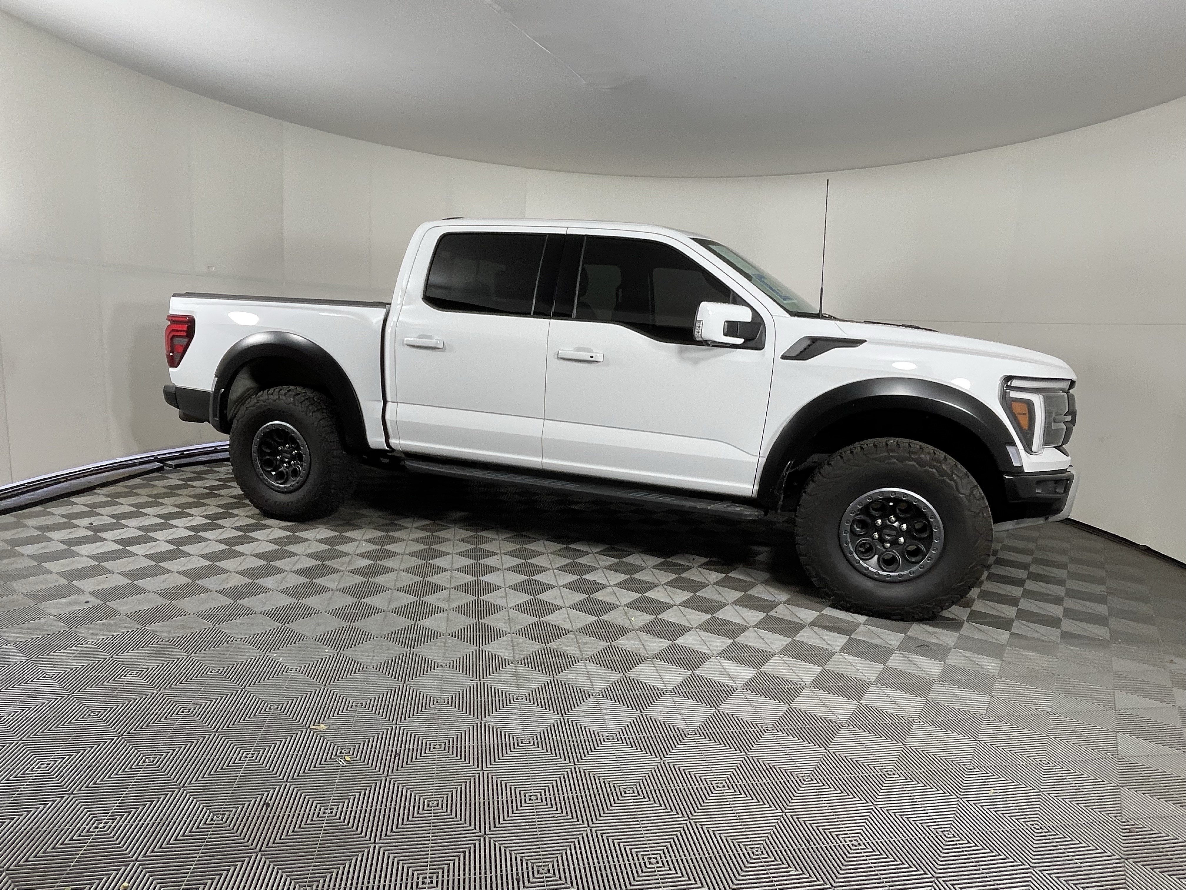Used 2025 Ford F150 Raptor AWD/4WD image 6