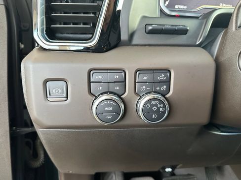Used 2023 GMC Sierra 1500 Denali w/ Denali Reserve Package AWD/4WD image 20