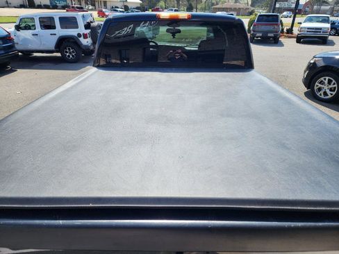 Used 2005 GMC Sierra 1500 SLE w/ Light Duty Power Package image 5