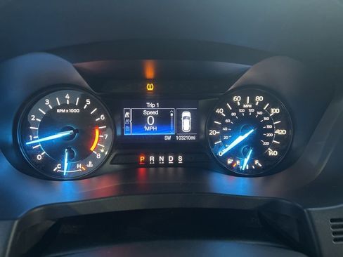 Used 2017 Ford Explorer XLT image 23