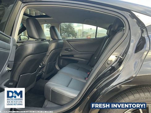 Used 2022 Lexus ES 350 w/ Premium Package image 10