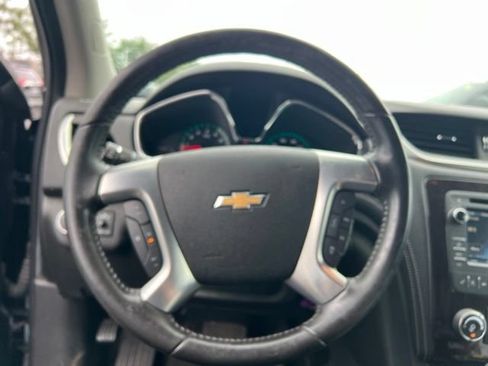 Used 2016 Chevrolet Traverse LT w/ Style and Technology Package FWD image 12