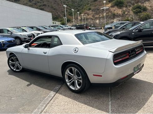 Used 2021 Dodge Challenger R/T RWD image 4