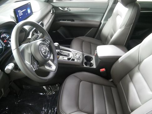 New 2025 MAZDA CX-5 Signature image 4