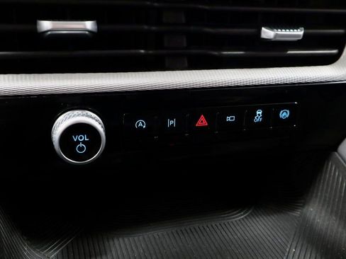 Certified 2025 Ford Explorer Active image 34