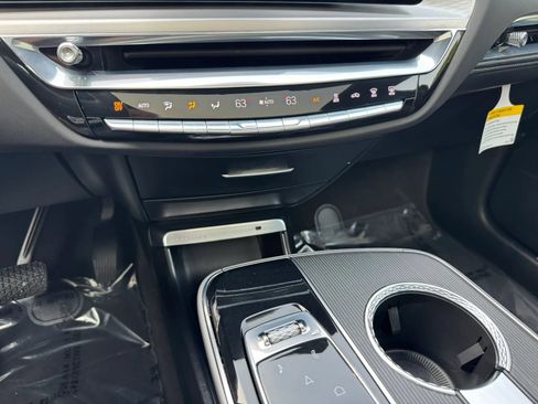 Used 2024 Cadillac Lyriq Sport AWD/4WD image 38