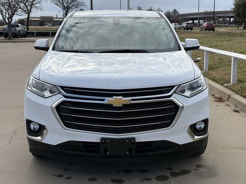 Used 2020 Chevrolet Traverse LT image 2