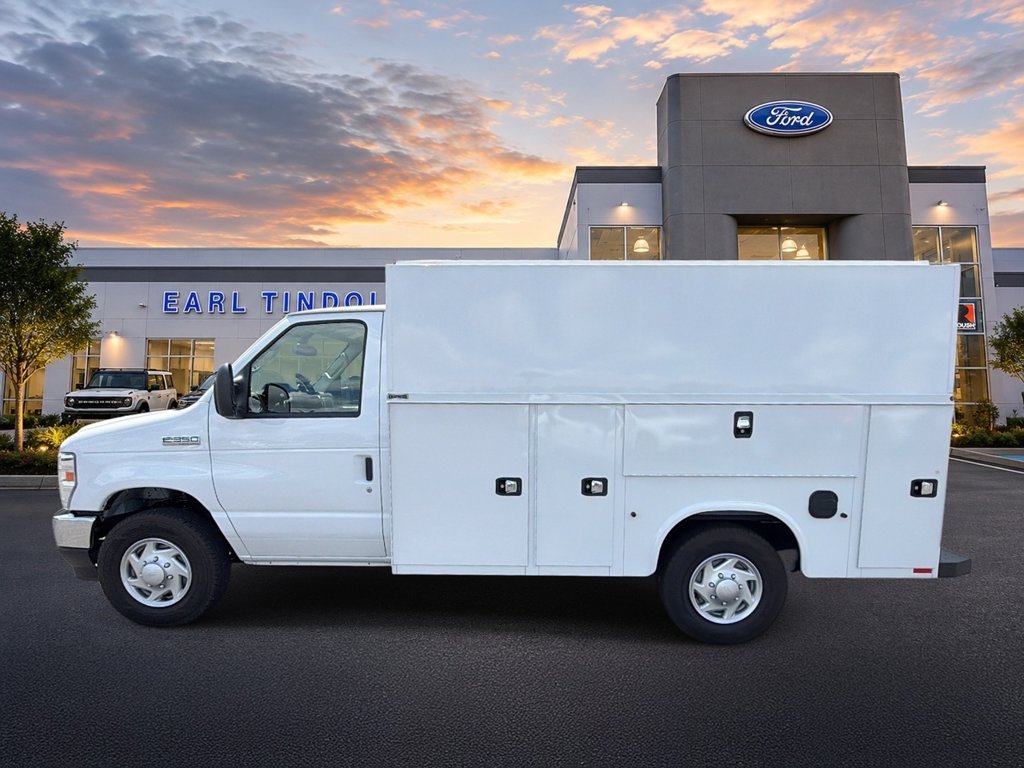 Used 2026 Ford E-350 and Econoline 350 Super Duty w/ Power Equipment Group RWD image 4