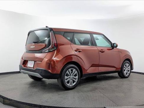 Used 2023 Kia Soul LX FWD image 8