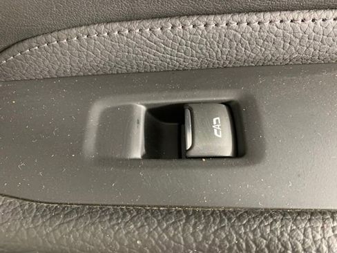 Used 2021 GMC Yukon XL Denali AWD/4WD image 33