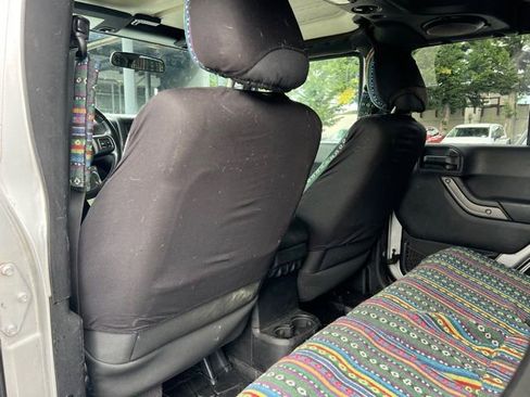 Used 2011 Jeep Wrangler Unlimited Sport image 9