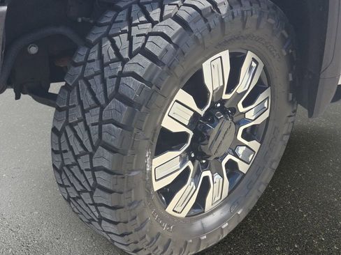 Used 2024 GMC Sierra 2500 Denali w/ Denali Reserve Package image 36