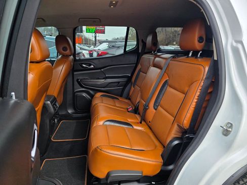 Used 2017 GMC Acadia SLT image 11