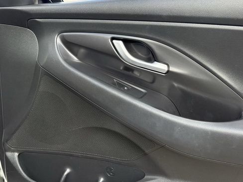 Used 2018 Hyundai Elantra GT FWD image 25