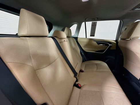 Certified 2022 Toyota RAV4 XLE w/ Convenience Package FWD image 41