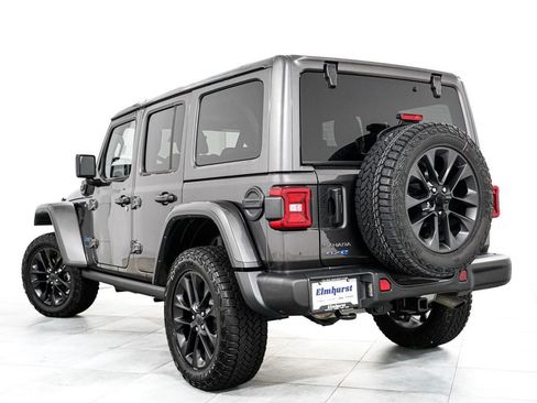 Used 2025 Jeep Wrangler Unlimited Sahara AWD/4WD image 5