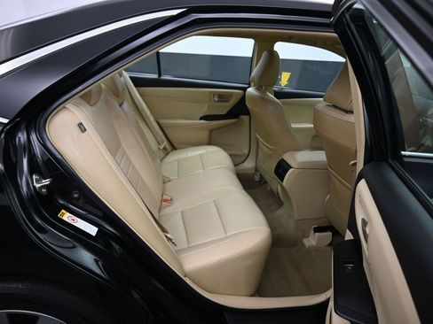 Used 2017 Toyota Camry XLE image 36