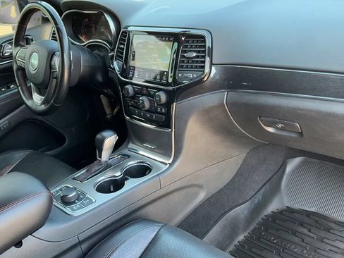 Used 2021 Jeep Grand Cherokee Trailhawk w/ Trailhawk Luxury Group AWD/4WD image 23