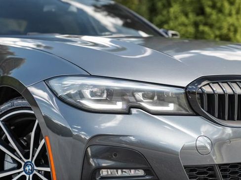 Used 2022 BMW 330e w/ M Sport Package RWD image 8