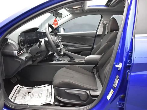 Used 2025 Hyundai Elantra SEL image 14