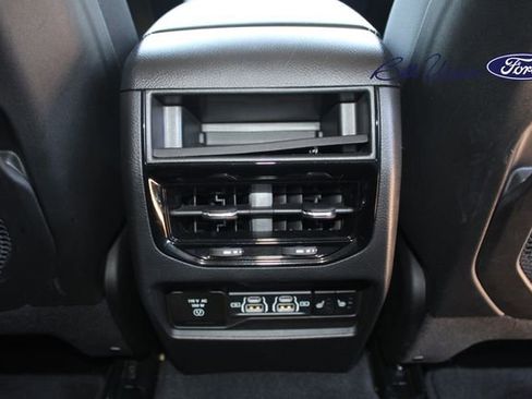 Used 2023 Jeep Grand Cherokee Limited w/ Black Appearance Package RWD image 15