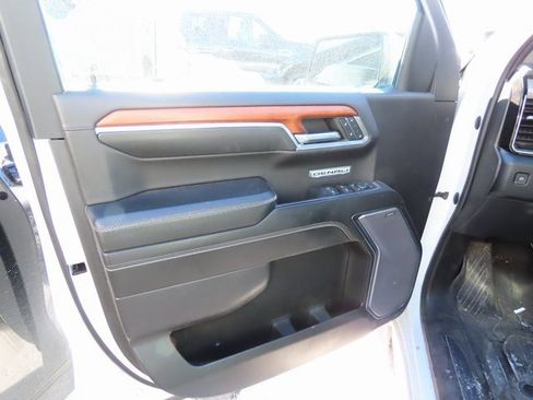 Used 2022 GMC Sierra 1500 Denali w/ Denali Reserve Package image 12