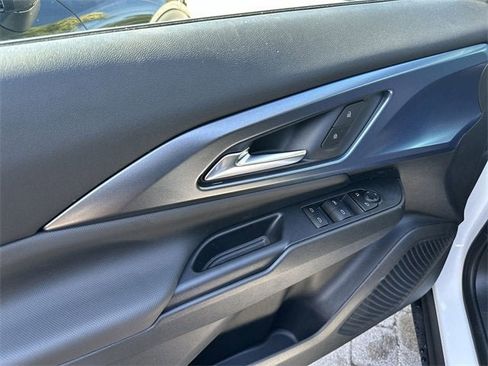 New 2026 Chevrolet Equinox EV LT image 15