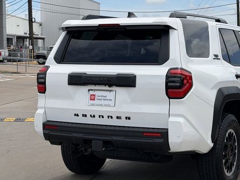 Certified 2025 Toyota 4Runner TRD Off-Road AWD/4WD image 7