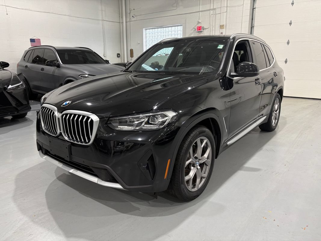 Used 2024 BMW X3 xDrive30i w/ Premium Package w/ZPA AWD/4WD image 3