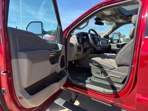 Used 2025 Ford F250 Platinum w/ Platinum Plus Package AWD/4WD image 12