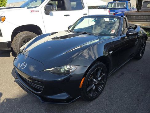 Used 2016 MAZDA MX-5 Miata Club RWD image 10