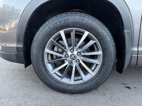 Used 2017 Toyota Highlander XLE w/ Carpet Mat Package AWD/4WD image 30