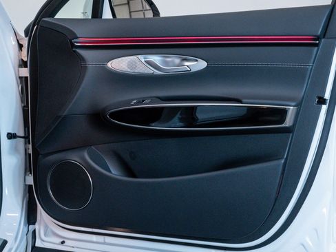 Used 2026 Genesis GV70 2.5T image 9