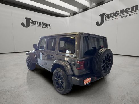 Used 2025 Jeep Wrangler Unlimited Sahara w/ Safety Group AWD/4WD image 2