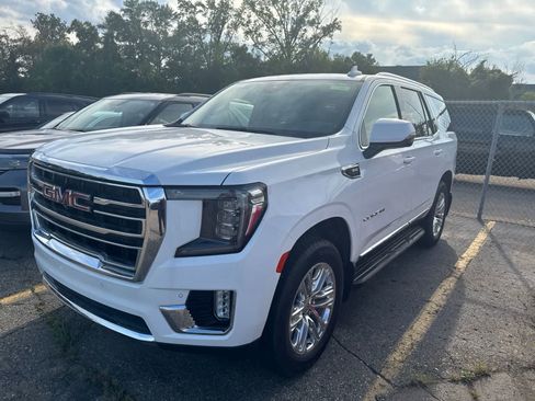 Used 2024 GMC Yukon SLT w/ SLT Premium Package AWD/4WD image 16