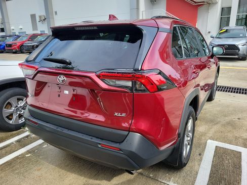 Used 2025 Toyota RAV4 XLE w/ Convenience Package FWD image 7