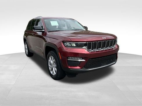 Used 2022 Jeep Grand Cherokee Limited image 7