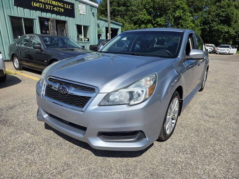 Used 2013 Subaru Legacy 2.5i Premium w/ All-Weather Pkg AWD/4WD image 4
