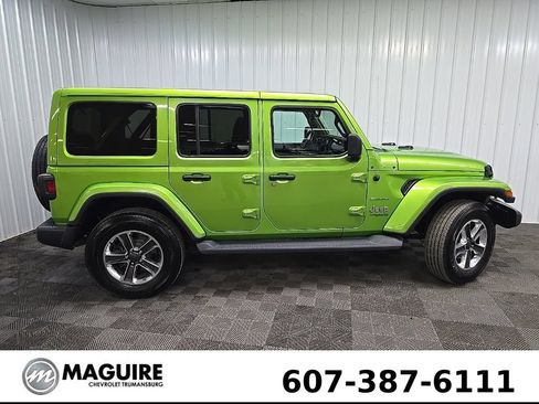 Used 2020 Jeep Wrangler Unlimited Sahara w/ Uconnect 4C Nav & Sound Group AWD/4WD image 2